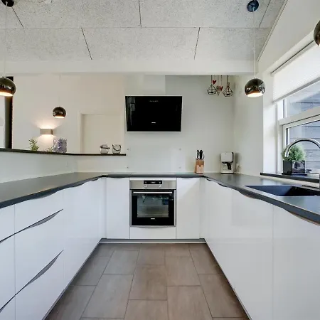 Дом отдыха Holiday Amarie - 400m From The Sea In Western Jutland By Interhome Блаванн