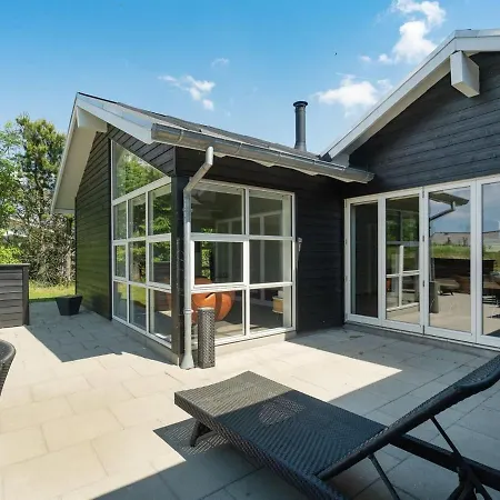 Дом отдыха Holiday Amarie - 400m From The Sea In Western Jutland By Interhome Блаванн